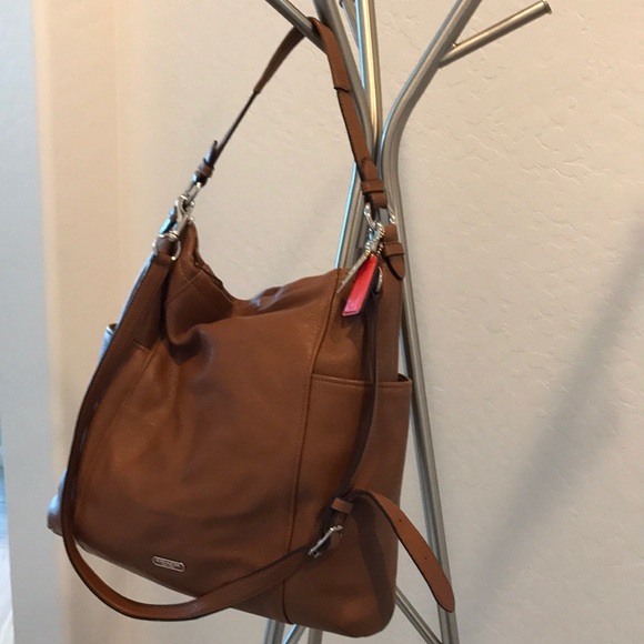 Coach Handbags - Coach Camel Leather Tote W/2 Straps &Multi Pockets
